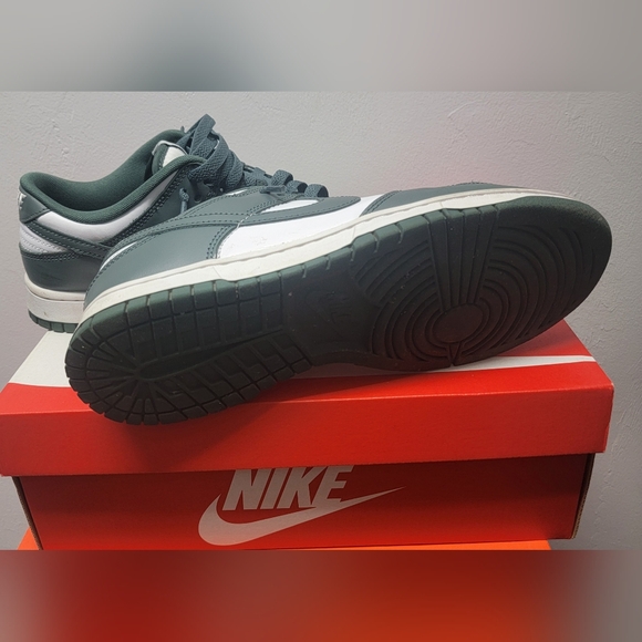 Nike Dunk Low Retro White and Vintage Green Sneakers Men Size 9.5 - Picture 5 of 6